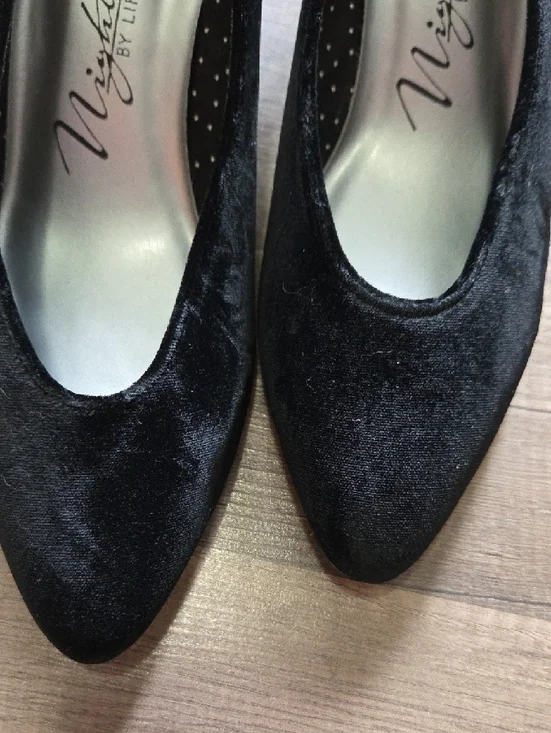 Classic Black Velvet Pointed-Toe Heels - Picture 3 of 6